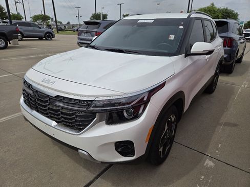 Used 2025 Kia Seltos S image 1