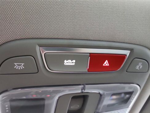 Used 2025 Kia Telluride S image 30