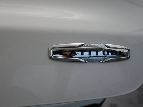 Used 2024 Jeep Compass Latitude AWD/4WD image 19