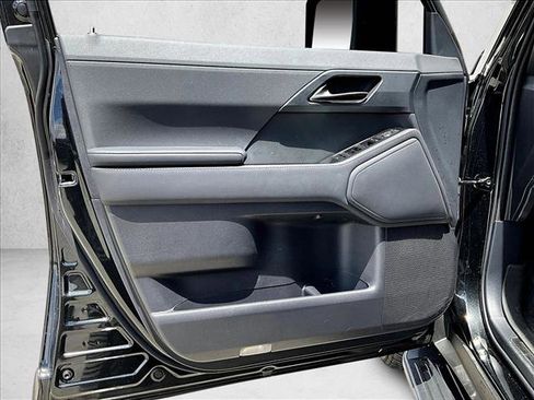 Used 2025 Lexus GX 550 w/ Cold Area Package AWD/4WD image 18