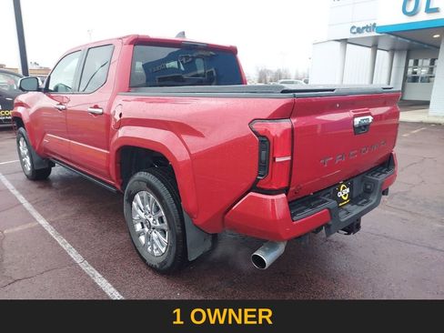 Used 2025 Toyota Tacoma Limited image 5