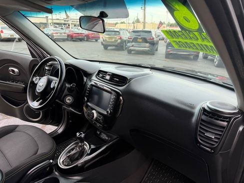 Used 2016 Kia Soul + w/ Audio Package FWD image 20