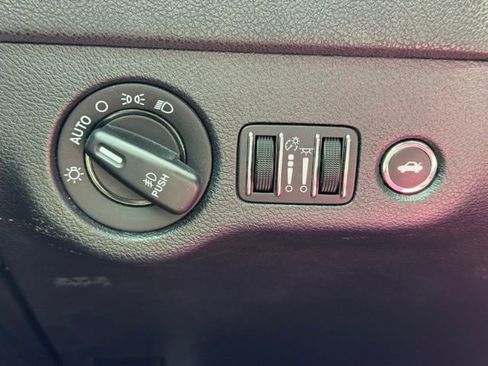 Used 2018 Dodge Charger GT AWD/4WD image 19