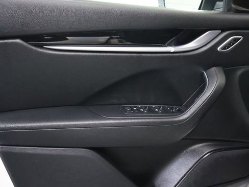 Used 2020 Maserati Levante AWD/4WD image 16