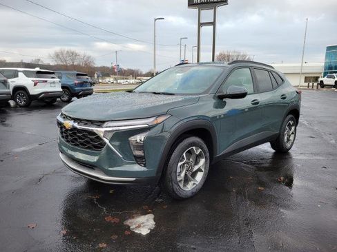 New 2026 Chevrolet Trax LT w/ Driver Confidence Package image 4