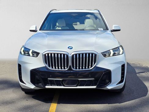 Used 2026 BMW X5 xDrive50e w/ M Sport Package AWD/4WD image 8