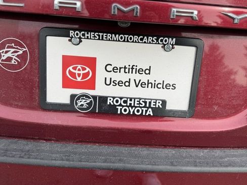Certified 2018 Toyota Camry SE image 41