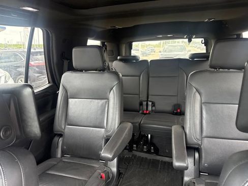 Used 2021 Chevrolet Tahoe Z71 w/ Luxury Package AWD/4WD image 10