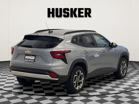 Certified 2025 Chevrolet Trax LT FWD image 7