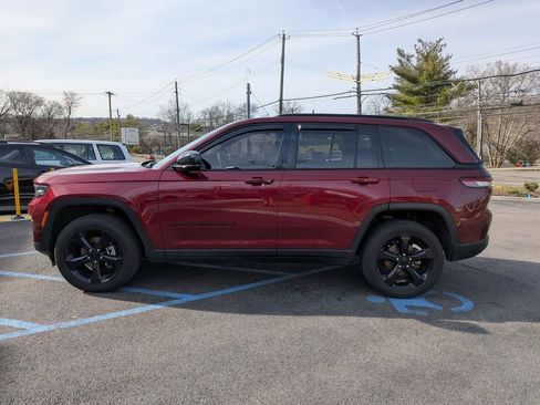 Certified 2023 Jeep Grand Cherokee Altitude image 2