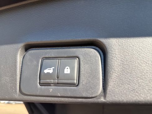 Certified 2023 Nissan Rogue SV w/ SV Premium Package image 19