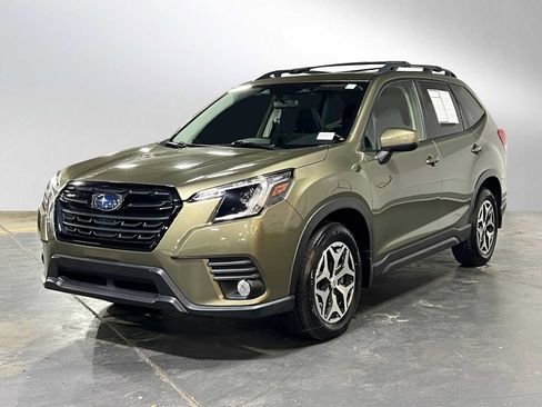 Used 2023 Subaru Forester Premium AWD/4WD image 7
