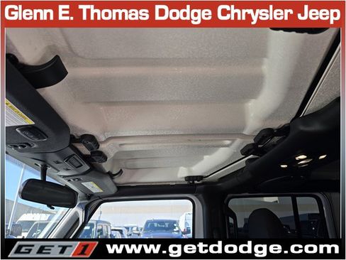 Certified 2022 Jeep Gladiator Willys image 22