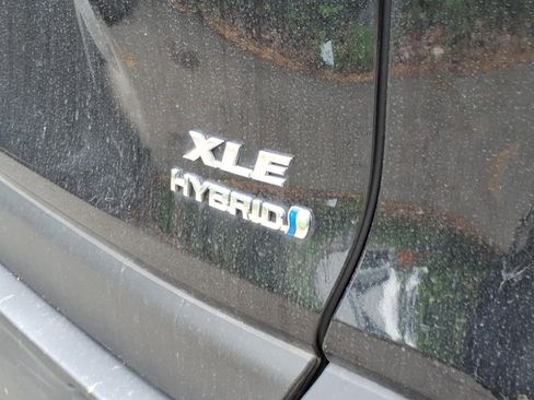 Used 2024 Toyota RAV4 XLE w/ Convenience Package AWD/4WD image 5