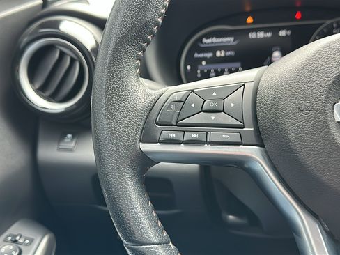 Used 2018 Nissan Kicks SR w/ Premium Package image 15