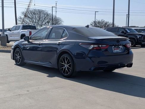 Used 2024 Toyota Camry SE image 9