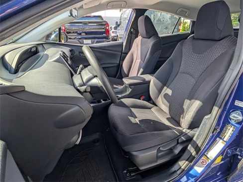 Used 2017 Toyota Prius Four image 10