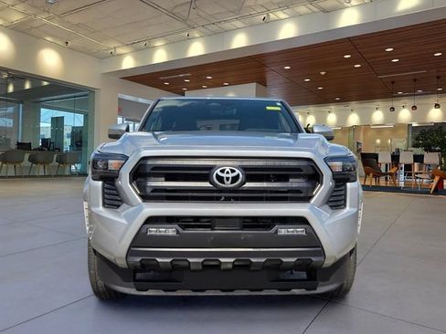 Used 2025 Toyota Tacoma SR5 AWD/4WD image 8