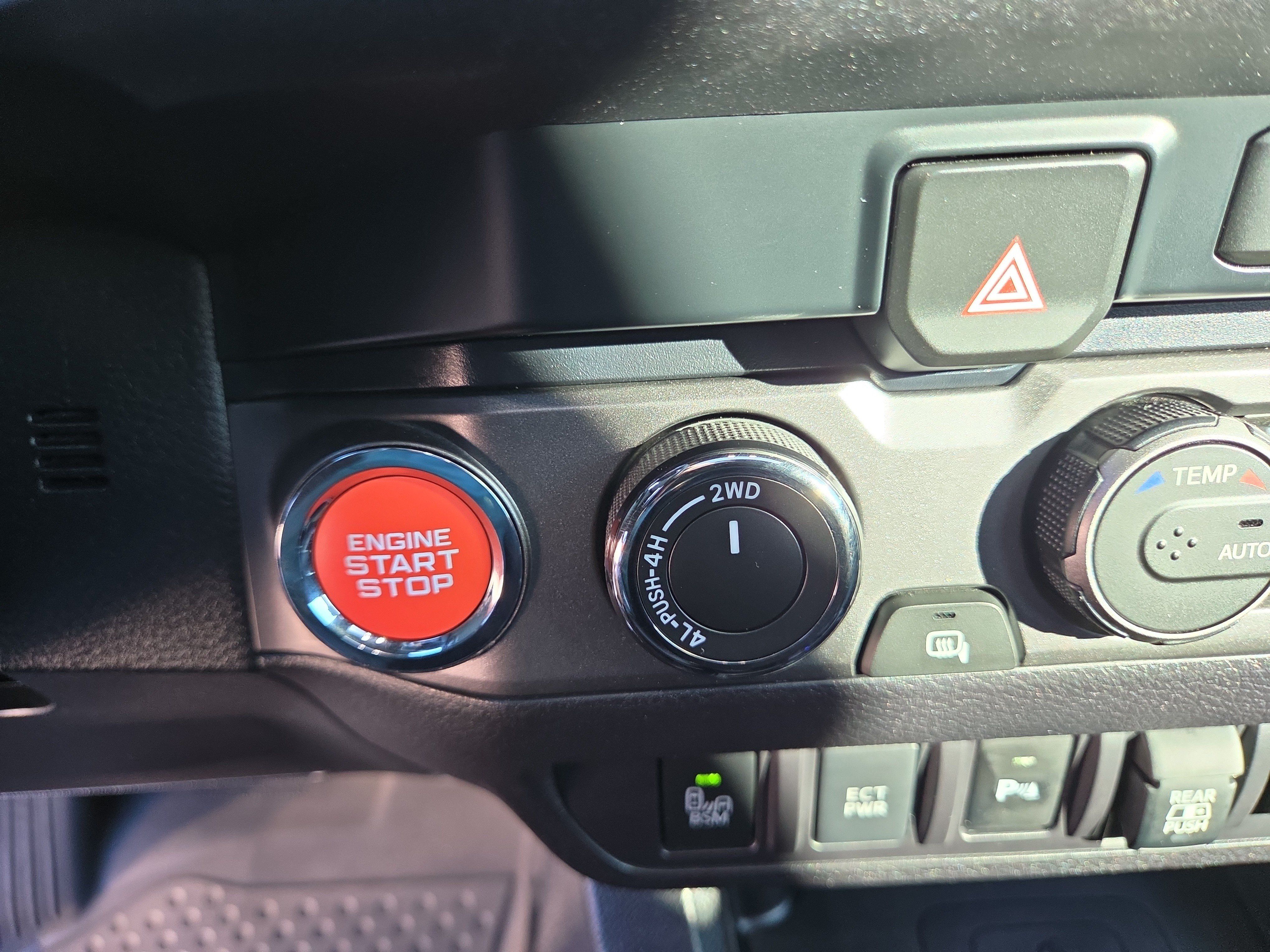 Used 2021 Toyota Tacoma TRD Off-Road w/ TRD Premium Off Road Package AWD/4WD image 9