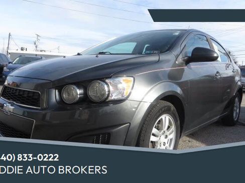 Used 2016 Chevrolet Sonic LT image 1