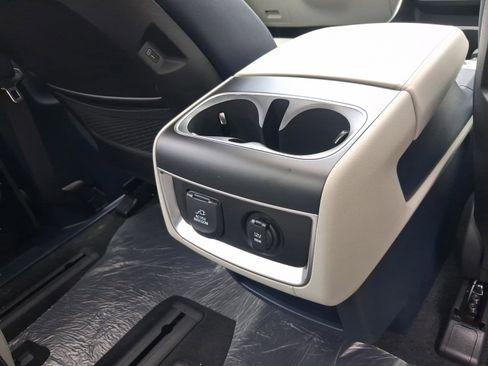 New 2026 Kia Carnival SX Prestige FWD image 17