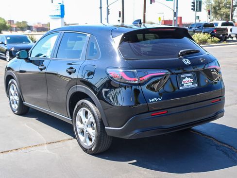 Certified 2025 Honda HR-V LX image 8