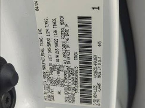 Used 2024 Toyota Tundra Capstone AWD/4WD image 29