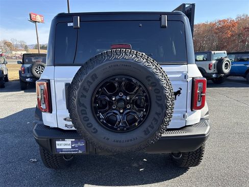 New 2025 Ford Bronco Badlands w/ Sasquatch Package image 6