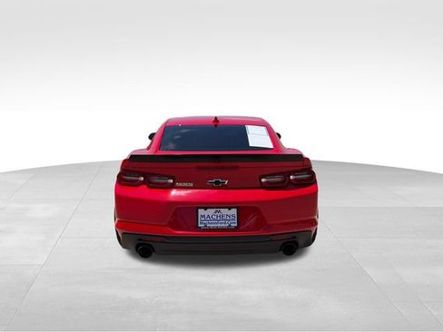 Used 2020 Chevrolet Camaro LT w/ Technology Package RWD image 5