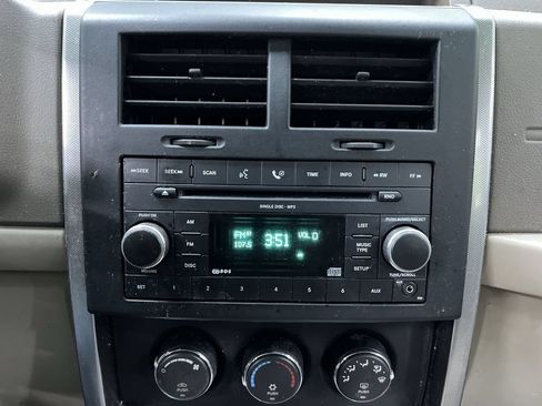 Used 2008 Jeep Liberty Sport w/ Popular Equipment Group AWD/4WD image 21