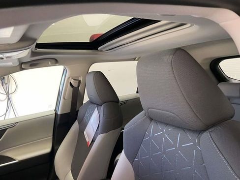 Used 2025 Toyota RAV4 XLE w/ Convenience Package image 14