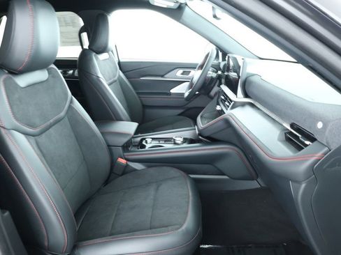 Used 2025 Ford Explorer ST w/ Sun And Sound Package image 22