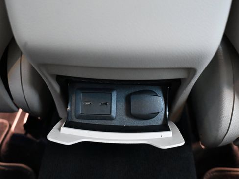 Used 2022 Mercedes-Benz GLC 300 4MATIC image 37