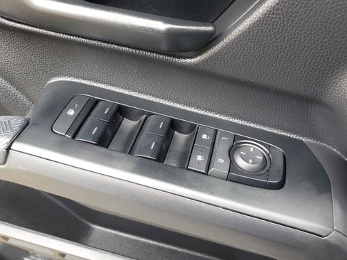 Used 2025 Toyota Tacoma SR5 image 30