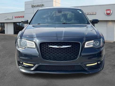 Used 2017 Chrysler 300 S w/ 300S Premium Group RWD image 2