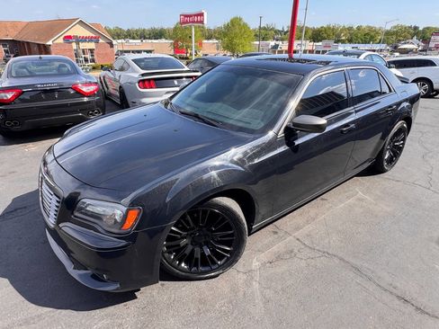 Used 2013 Chrysler 300 C RWD image 2