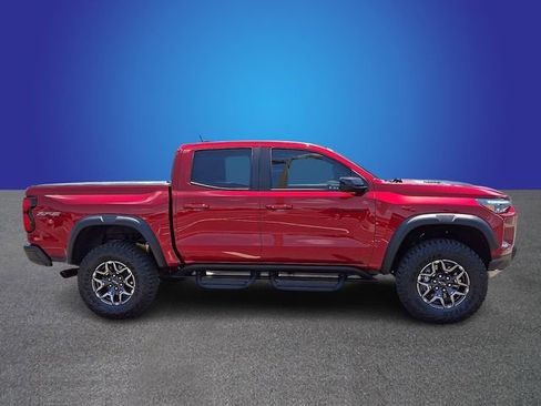 Used 2026 Chevrolet Colorado ZR2 w/ Technology Package AWD/4WD image 3