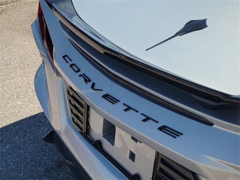 Used 2022 Chevrolet Corvette Stingray Convertible w/ Chrome Exterior Badge Package image 6