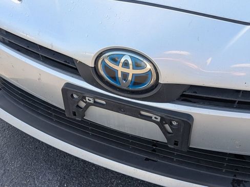 Used 2020 Toyota Prius AWD image 11