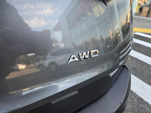 Used 2023 Nissan Rogue S image 13