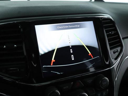 Used 2022 Jeep Grand Cherokee Limited image 12