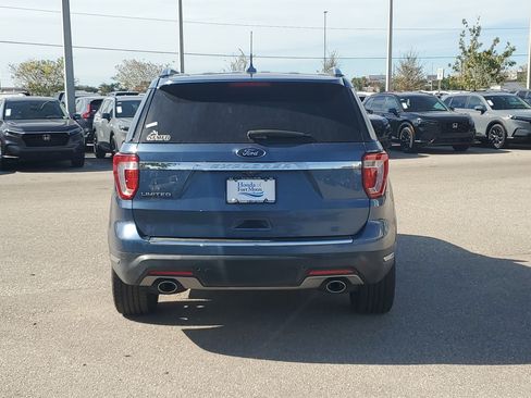 Used 2018 Ford Explorer Limited w/ Equipment Group 301A image 5