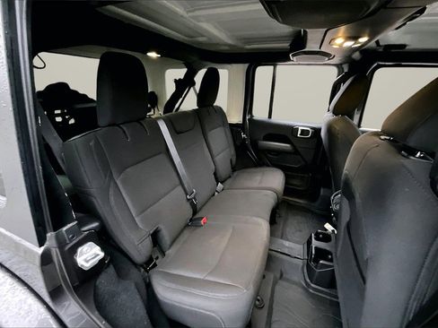 Certified 2019 Jeep Wrangler Unlimited Sahara image 23