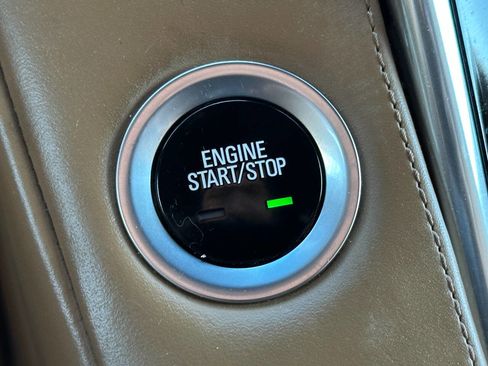 Used 2017 Cadillac Escalade ESV Platinum image 59