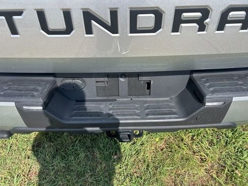 Used 2024 Toyota Tundra Platinum AWD/4WD image 9