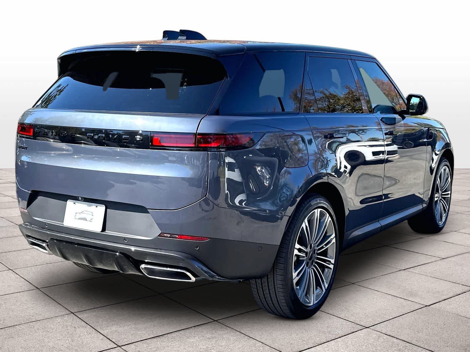 New 2027 Land Rover Range Rover Sport SE AWD/4WD image 4