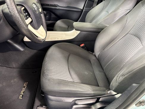 Used 2016 Toyota Prius Four FWD image 10