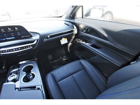 New 2026 Cadillac Lyriq Sport image 10