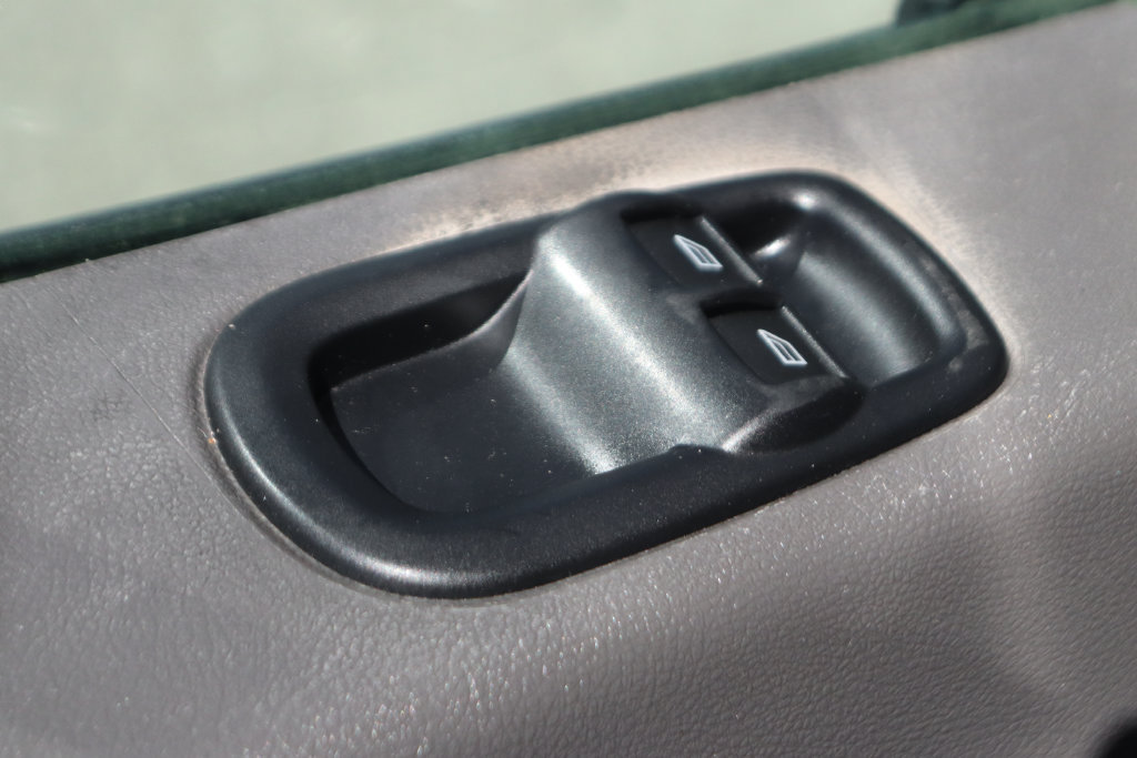 Used 2020 Ford Transit 250 148 High Roof Extended w/ Load Area Protection Package RWD image 19