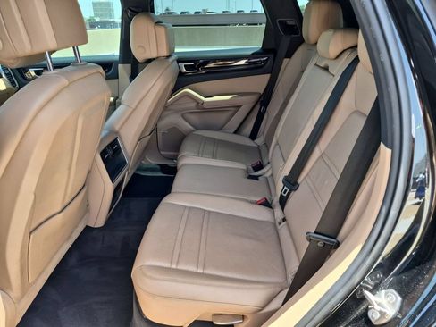 Used 2019 Porsche Cayenne AWD/4WD image 9